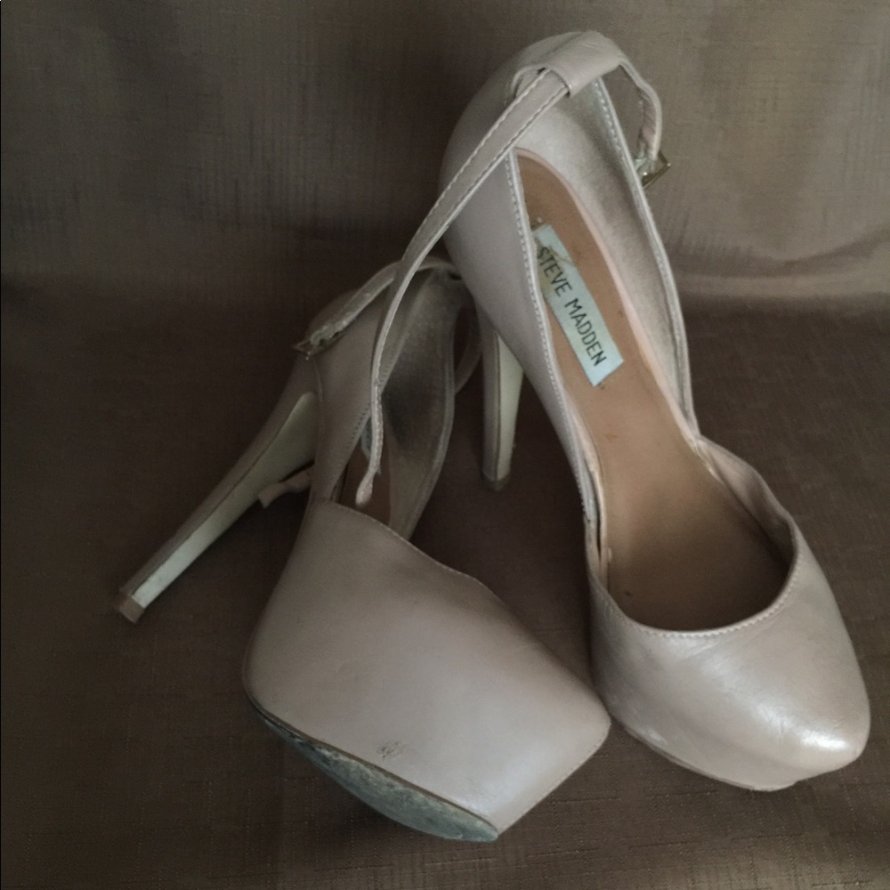 Steve Madden pumps nude color